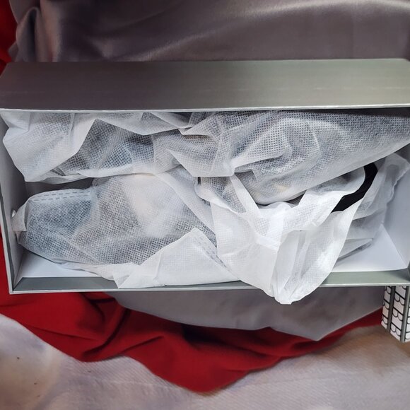 Newbella Black Mousse Fit Pointed Toe Square Heel Gold Tone Chain Dress Mule 7.5 - Picture 12 of 16